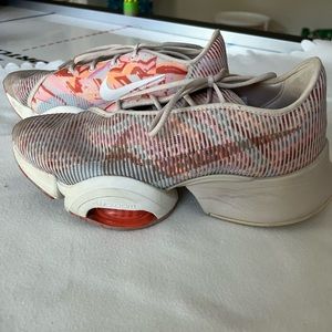 Nike Superrep women’s coral/red